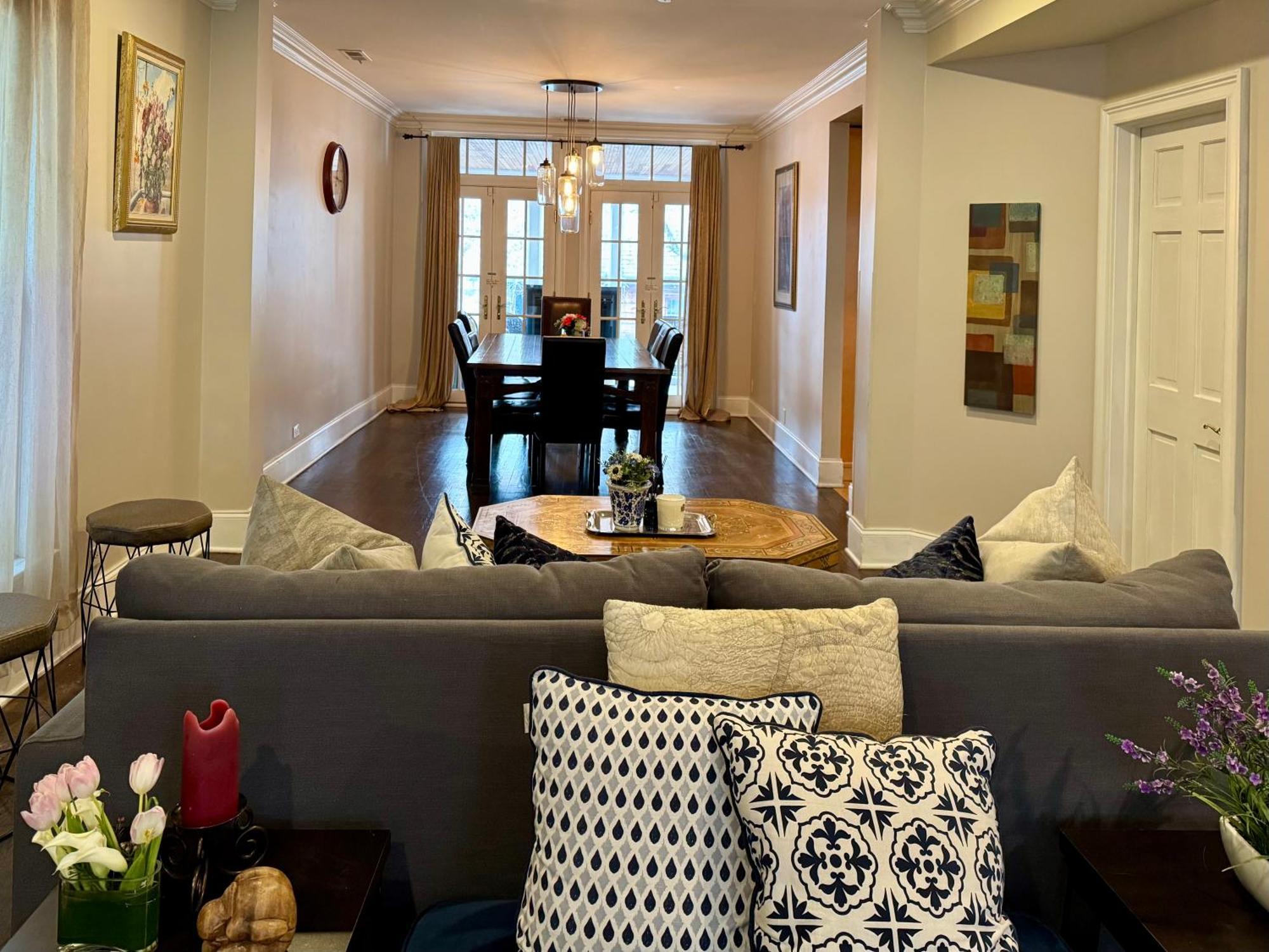3 Bedroom Spacious Home In Ideal Location W Free Parking Back Yard Pets Welcome Chicago Eksteriør bilde