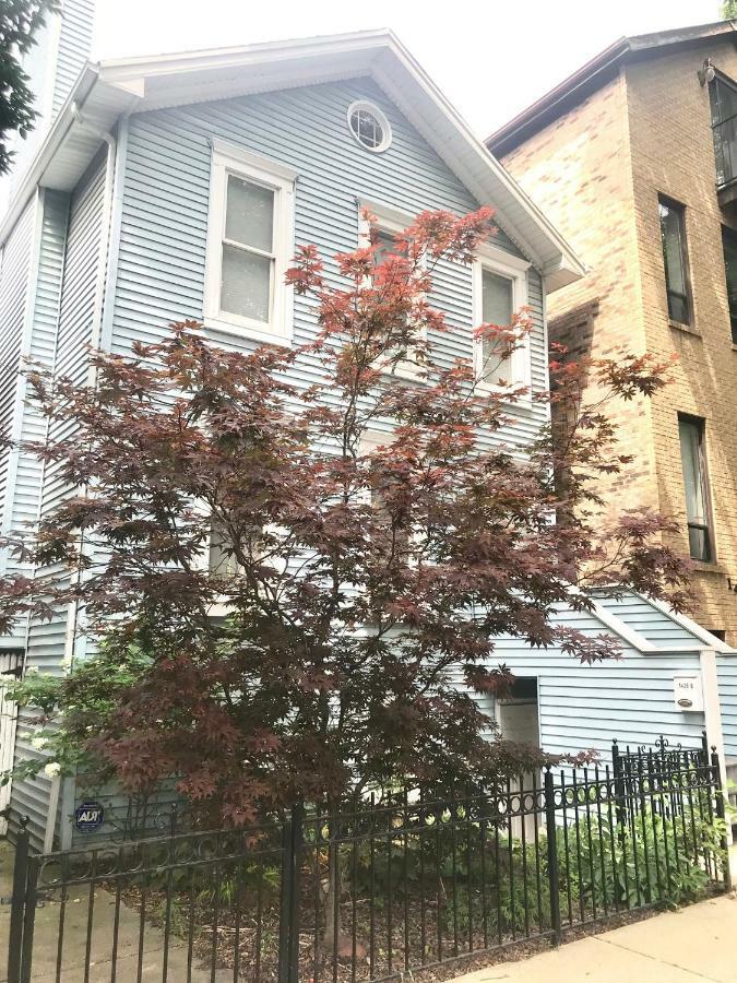 3 Bedroom Spacious Home In Ideal Location W Free Parking Back Yard Pets Welcome Chicago Eksteriør bilde